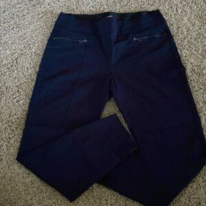 Like. New - Maurices tapered leg pant
